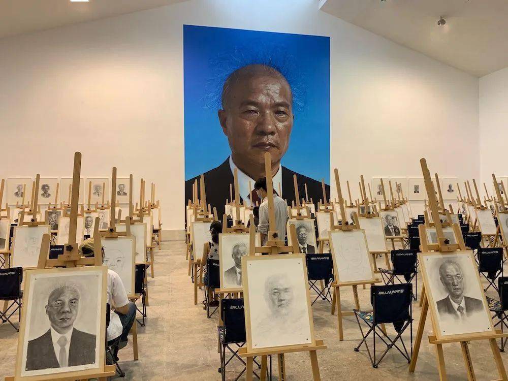 展览&对话 | 王庆松:“在希望的田野上” 你是否有很多问号?