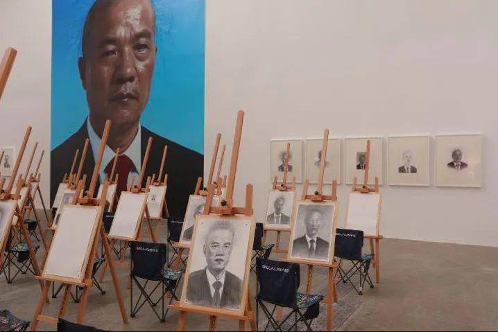 展览&对话 | 王庆松:“在希望的田野上” 你是否有很多问号?