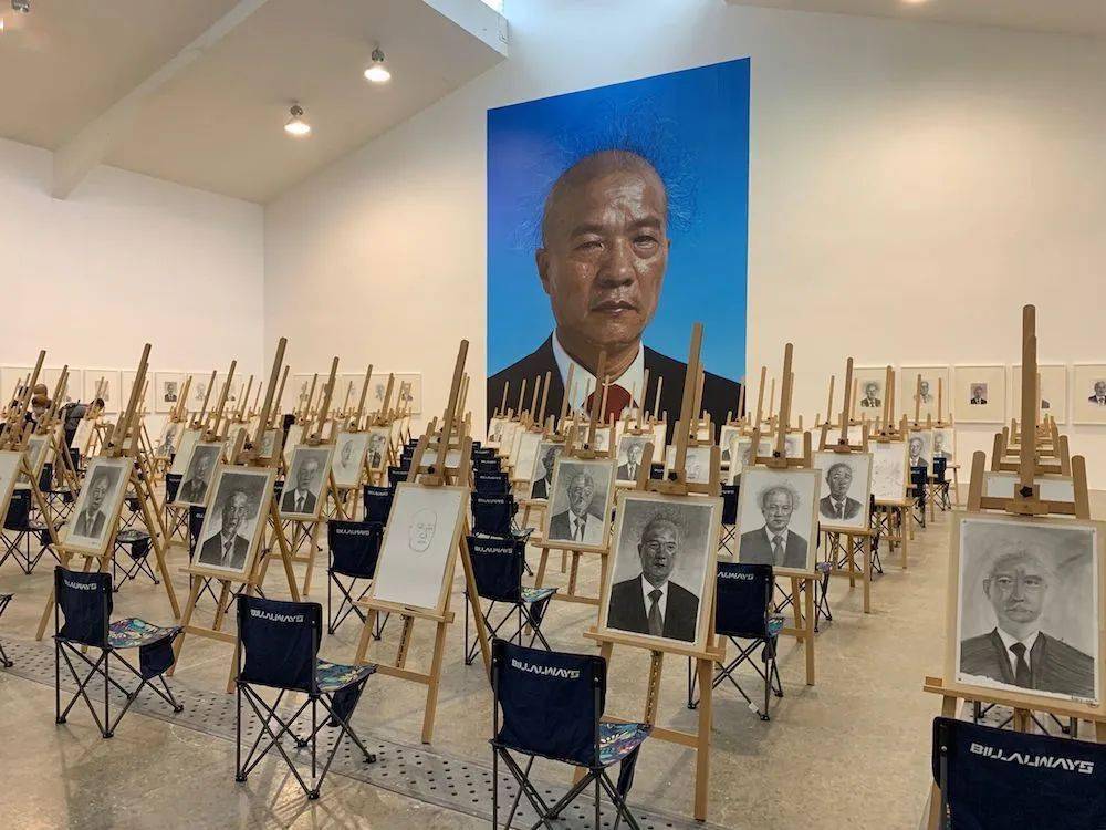 展览&对话 | 王庆松:“在希望的田野上” 你是否有很多问号?