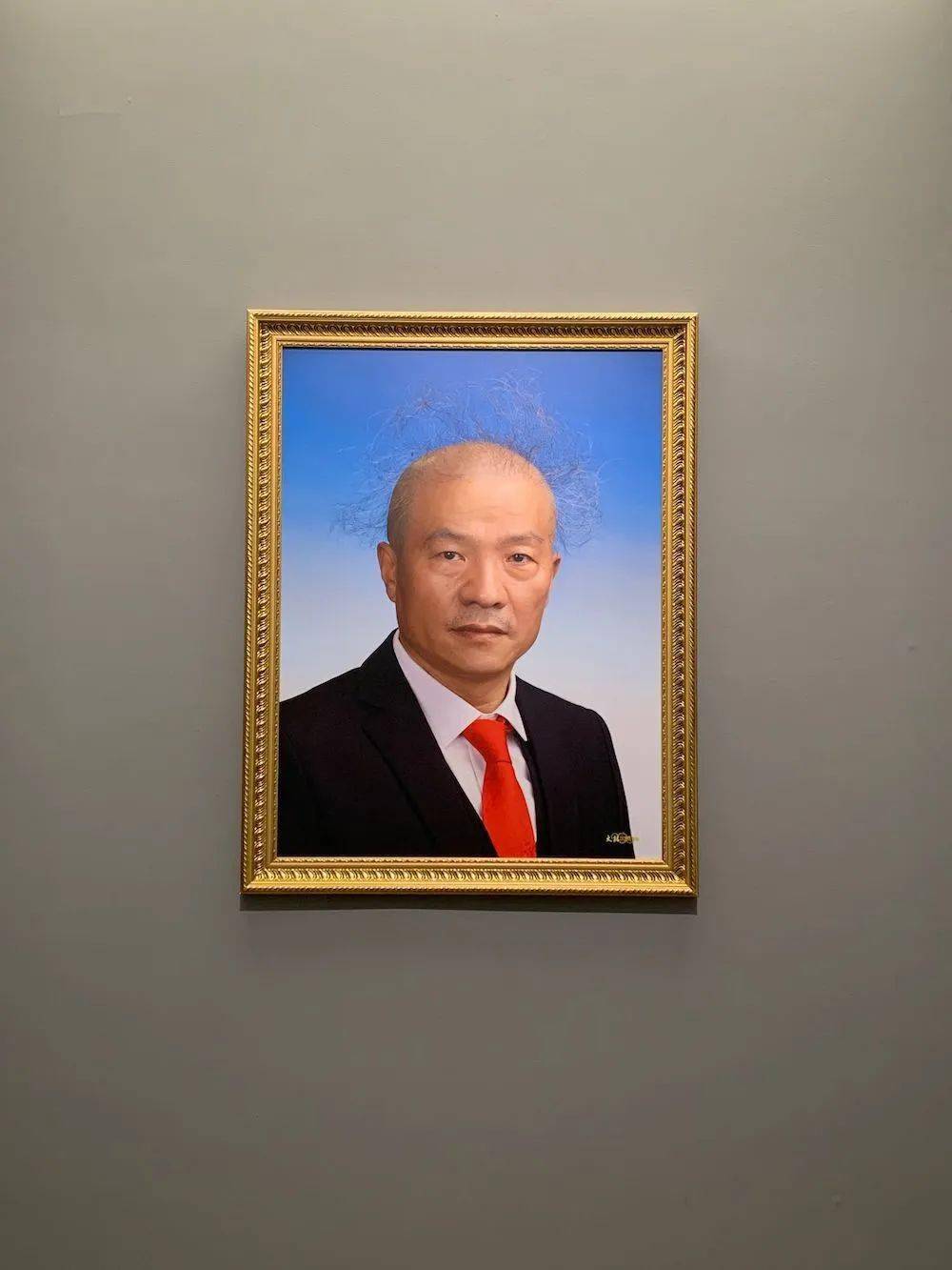 展览&对话 | 王庆松:“在希望的田野上” 你是否有很多问号?