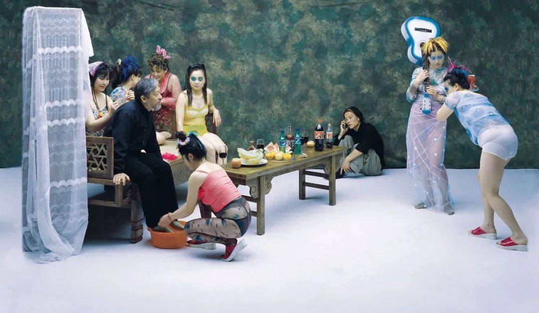 他用巨幅摆拍记录中国巨变,挑衅真实,看得人大呼过瘾