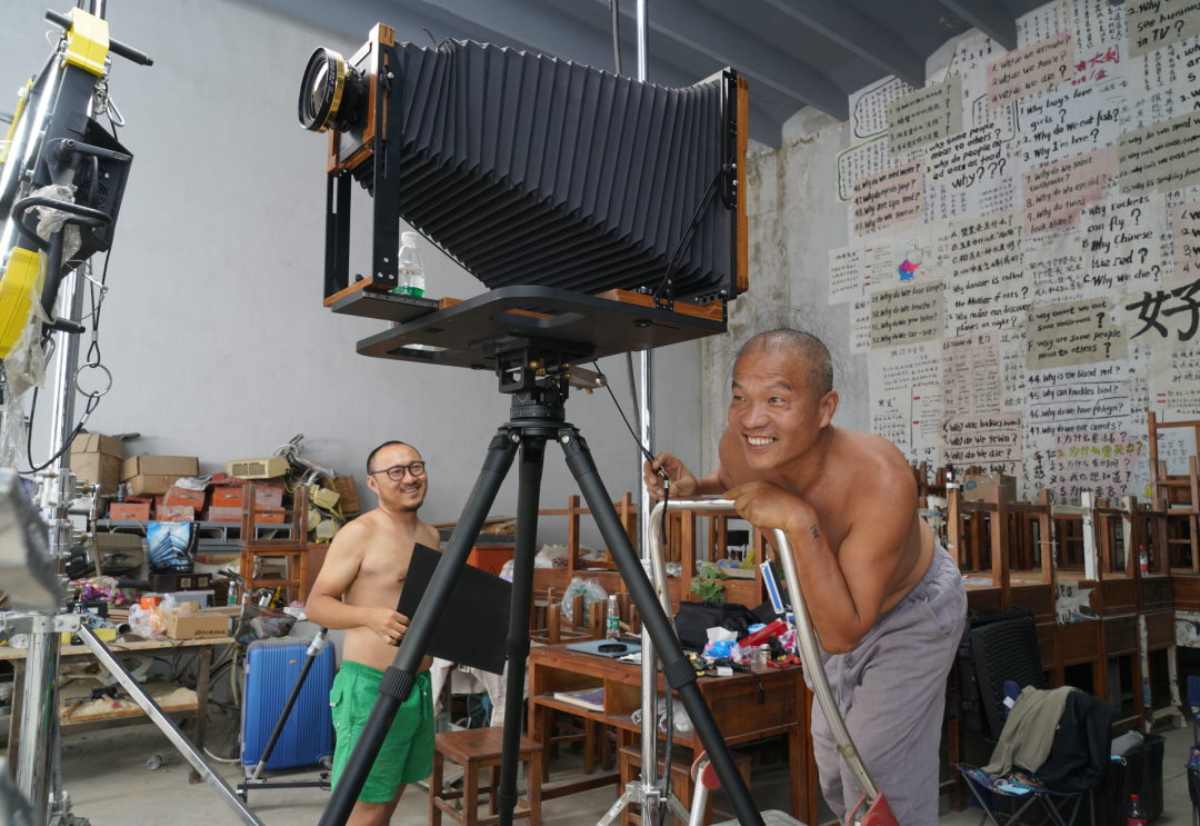 他用巨幅摆拍记录中国巨变,挑衅真实,看得人大呼过瘾