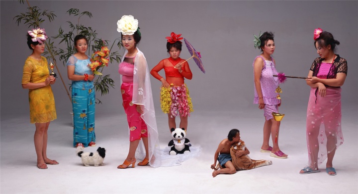 《新女性》120×220cm C-print 2000